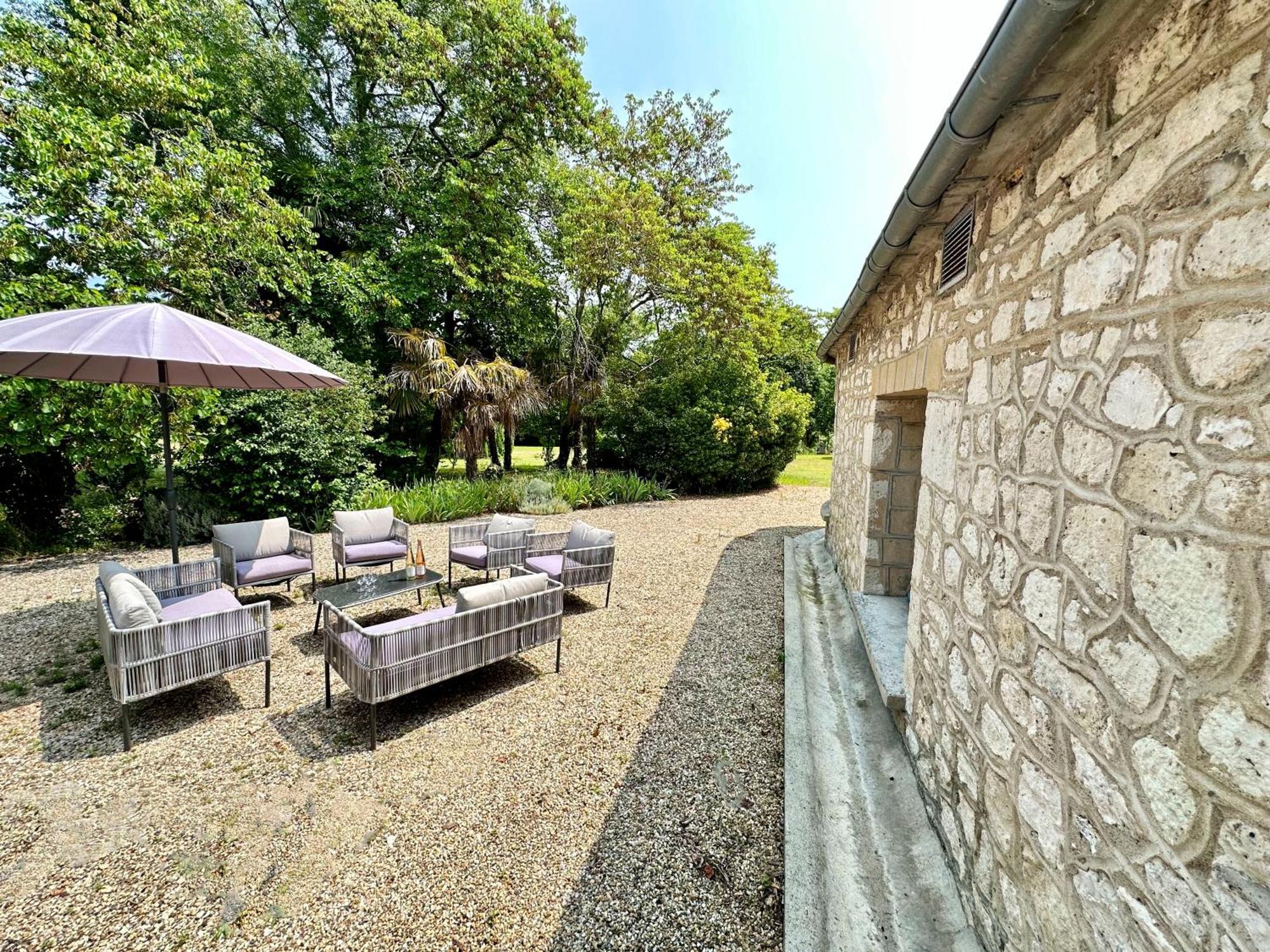 Gites Du Chateau De Panisseau Thenac  Bagian luar foto